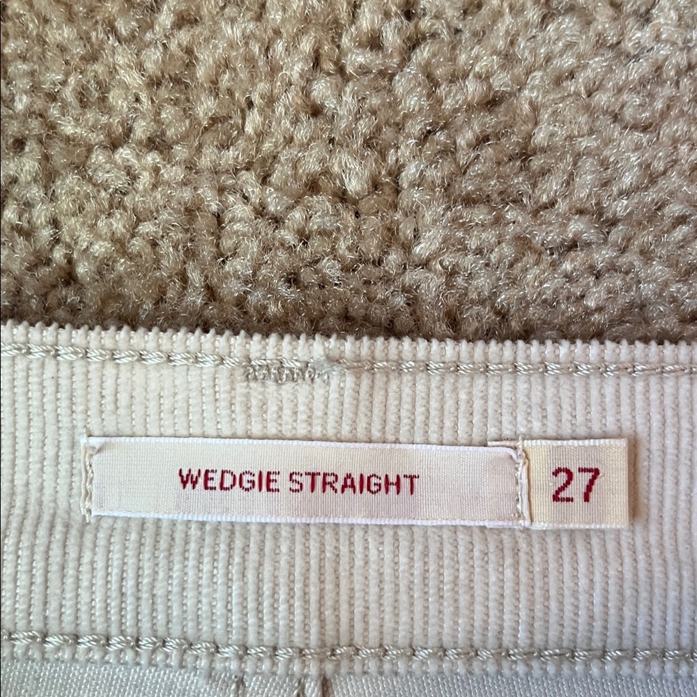 Levi’s Wedgie Straight Fit button Fly Corduroy Pants - Picture 6 of 12
